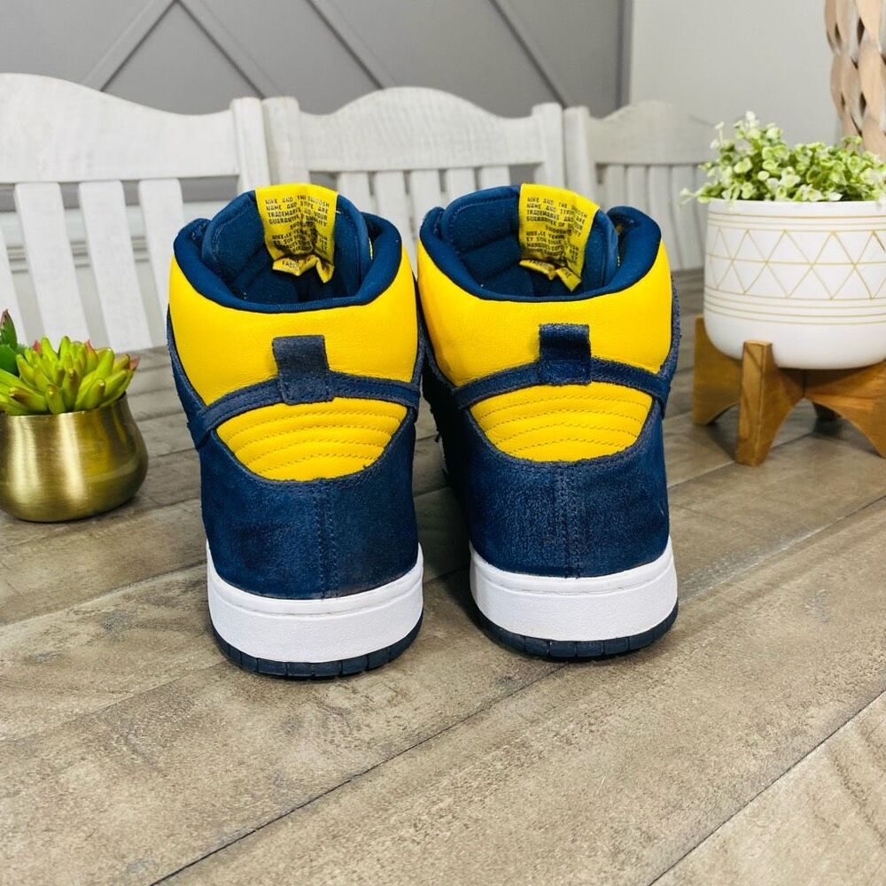 Nike SB 2005 Dunk High Michigan Top Sneakers Navy Yellow Size 10.5 - Picture 4 of 7